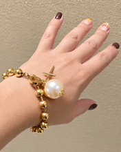 Load image into Gallery viewer, Pearl Elegance Bracelet