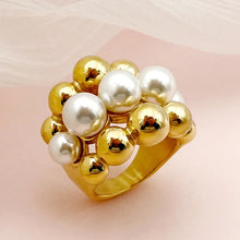 Load image into Gallery viewer, Elegant Vintage Pearl Style Ring