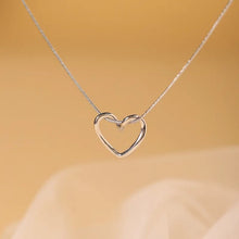 Load image into Gallery viewer, Delicate Heart Necklace