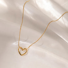 Load image into Gallery viewer, Delicate Heart Necklace