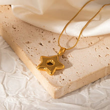 Load image into Gallery viewer, Summer Starfish Necklace
