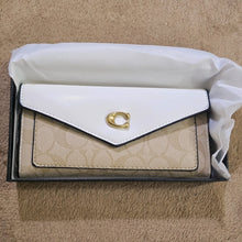 Load image into Gallery viewer, Luxury Multi Essential Wallet