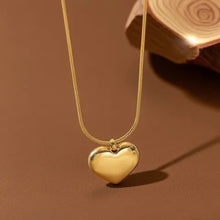 Load image into Gallery viewer, Golden Beautiful Heart Necklace