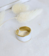 Load image into Gallery viewer, Retro White Open Ring
