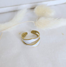 Load image into Gallery viewer, Retro White Open Ring