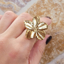 Load image into Gallery viewer, The Big Flower Golden Ring
