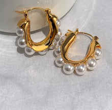 Load image into Gallery viewer, Small Irregular Pearl Earrings
