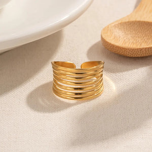 Simple Lines Desing Ring