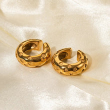 Load image into Gallery viewer, Heart Curve Golden Ear Cuffs
