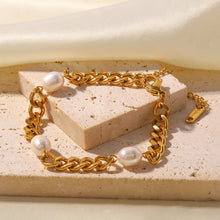 Load image into Gallery viewer, Love Pearl Golden Bracelet

