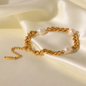 Love Pearl Golden Bracelet