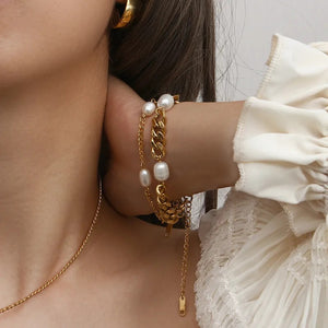 Love Pearl Golden Bracelet