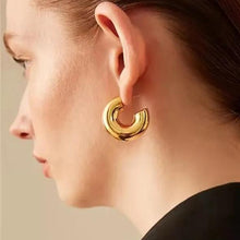 Load image into Gallery viewer, Elegant Golden C Earrings
