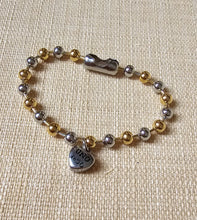 Load image into Gallery viewer, UN- Two Colors Beaded Heart Bracelet
