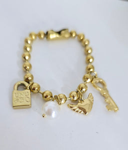 UN- Small White Charms Bracelet