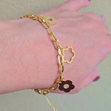 Load image into Gallery viewer, Clover and flowers Bracelet
