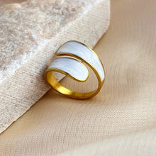 Load image into Gallery viewer, Irregular White Ring

