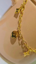 Load image into Gallery viewer, Golden Clover Bracelet
