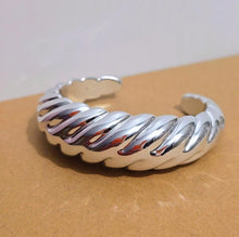 Load image into Gallery viewer, Spiral Bangles Bracelets
