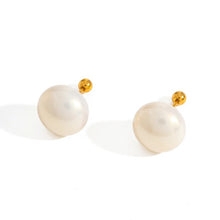 Load image into Gallery viewer, Faschion Pearl Earring
