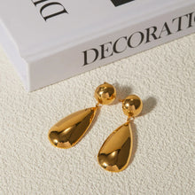 Load image into Gallery viewer, Golden Water Dropd Earring
