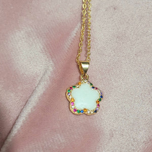 Flower White and Gold Necklace