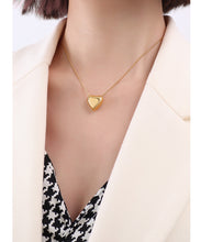 Load image into Gallery viewer, Heartshaped Pendant Necklace
